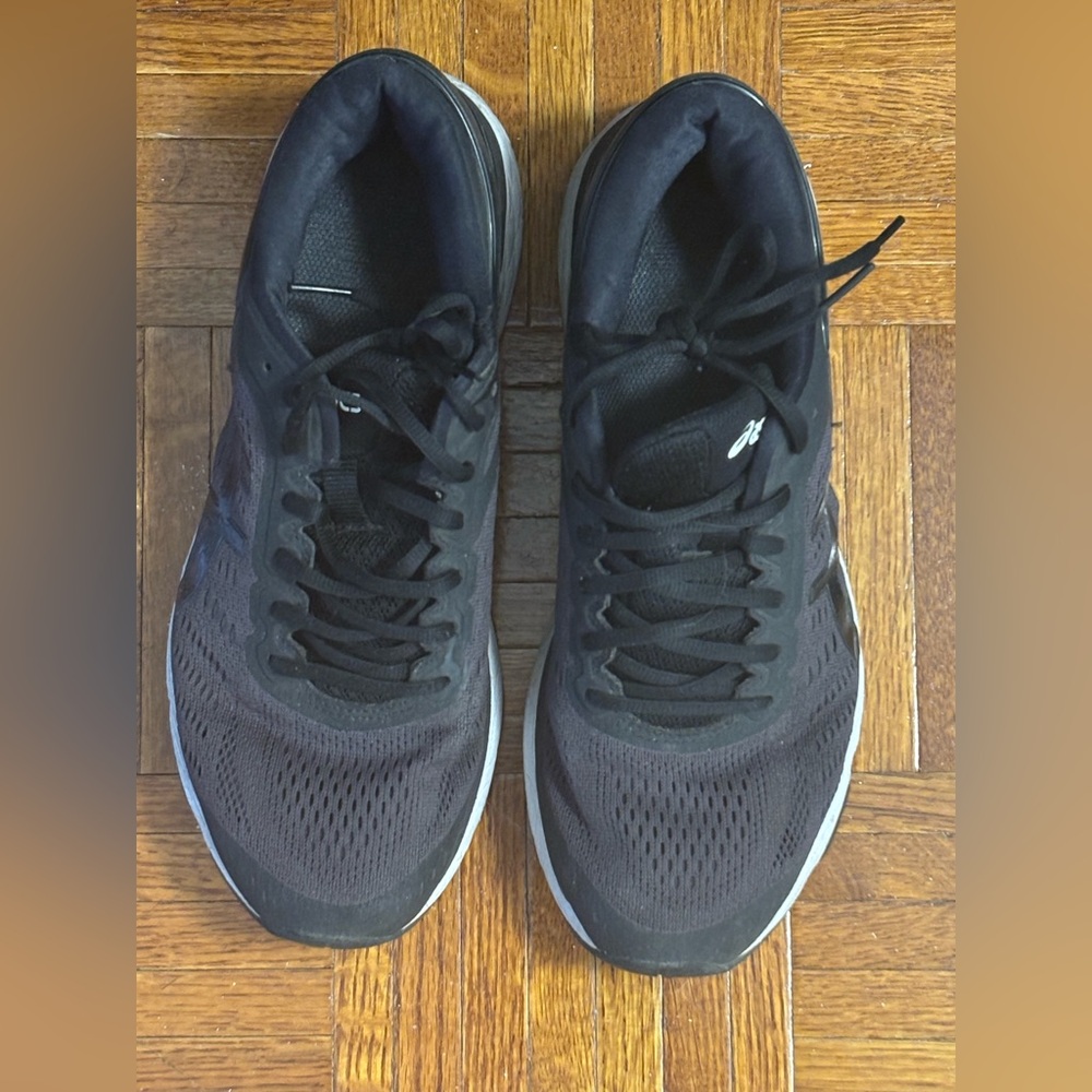 ASICS · Gel-Kayano 24 Size 10.5